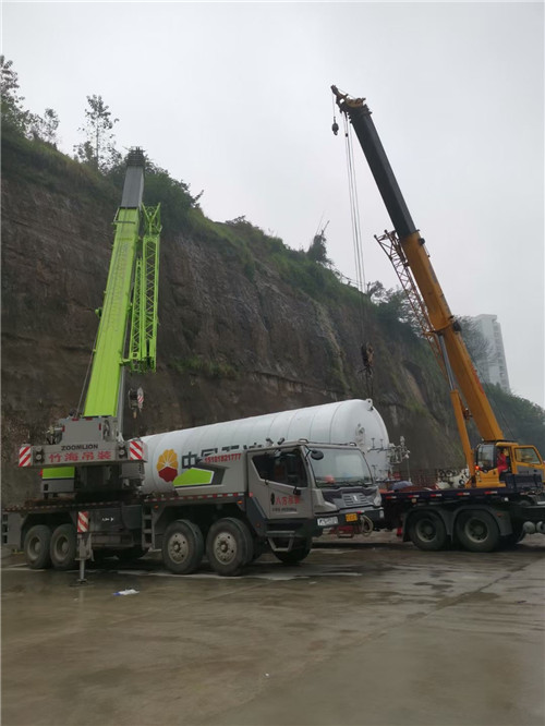 天津“不怕风雨冻”—— 吊车的 “恶劣环境适应” 技术
